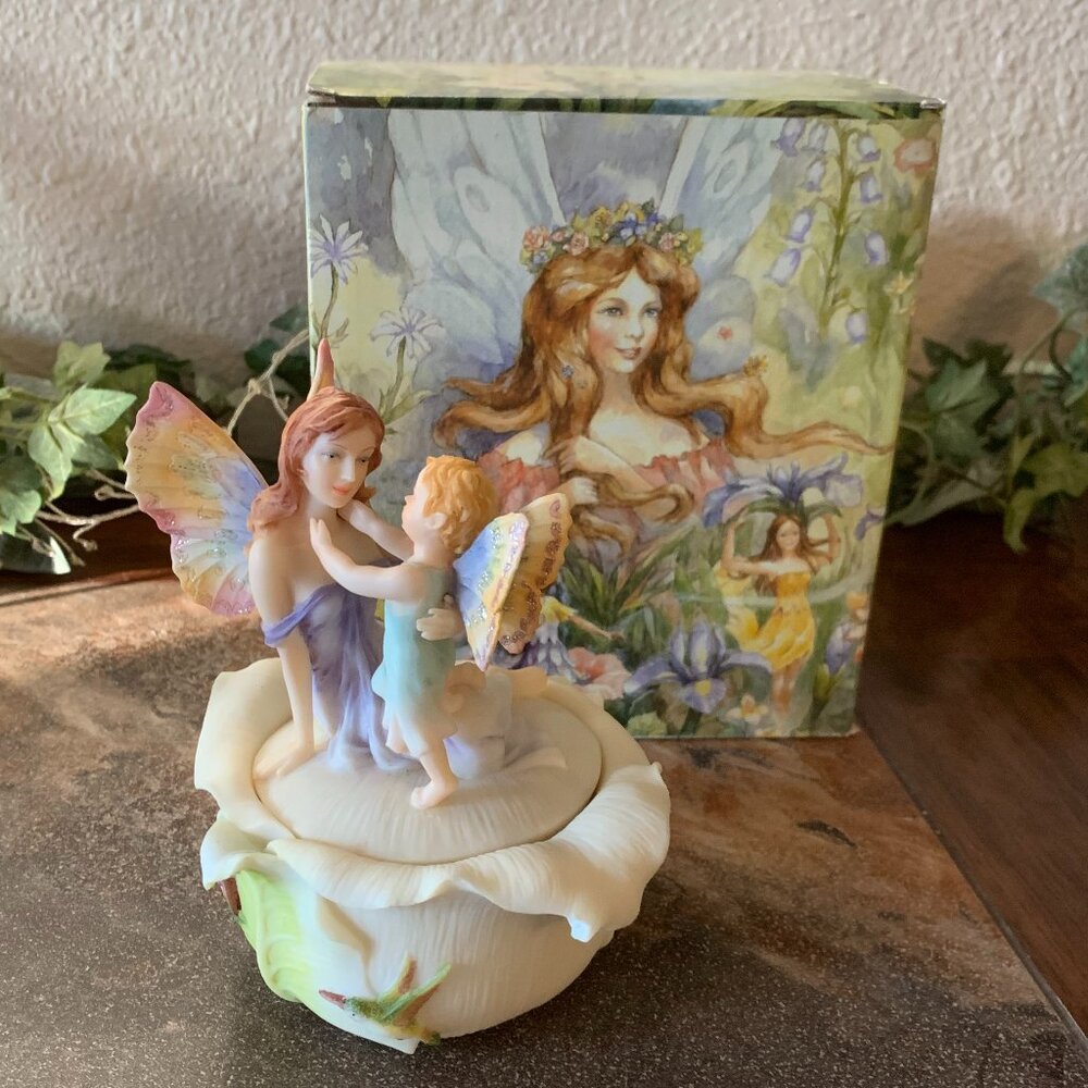 2006 Pacific Giftware Romantic Fairies "Mother Fairy" Jewelry Box Original Box